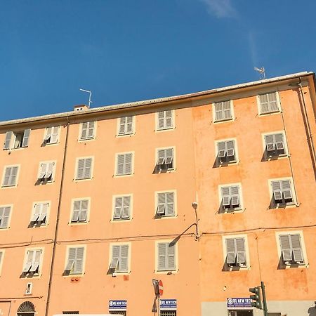 Homes In Genoa - Young Apartment מראה חיצוני תמונה